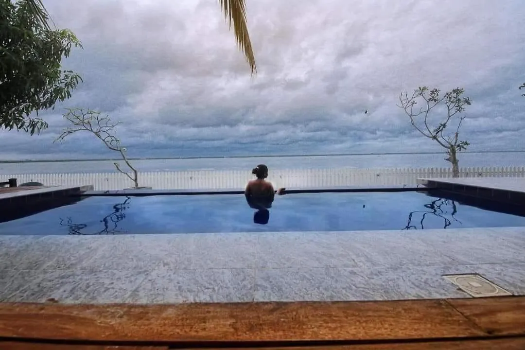 Lagoon Bay Negombo Hotel